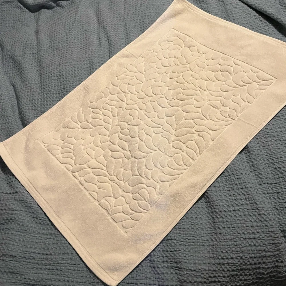 Lotus~Elegant White Cotton Bath Mat
